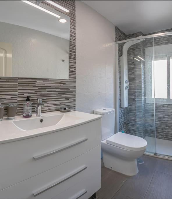 Luminoso Apartamento Centro Triana Apartman Sevilla Kültér fotó